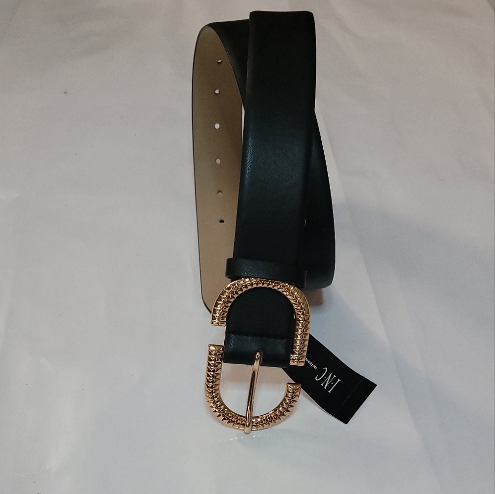 INC International Concepts Textured Buckle Belt Black Size Medium MSRP $38 New